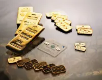 Harga Emas Antam Selasa ini Naik Rp18.000 per Gram