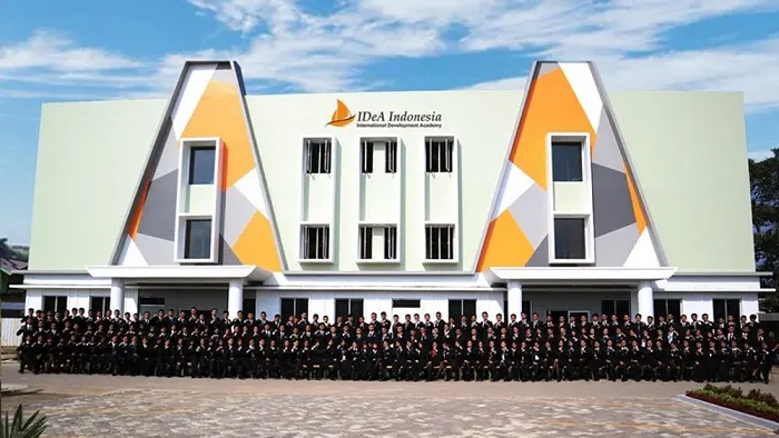 Pengendali IDEA Buang 372 Juta Saham Saat Harga Naik